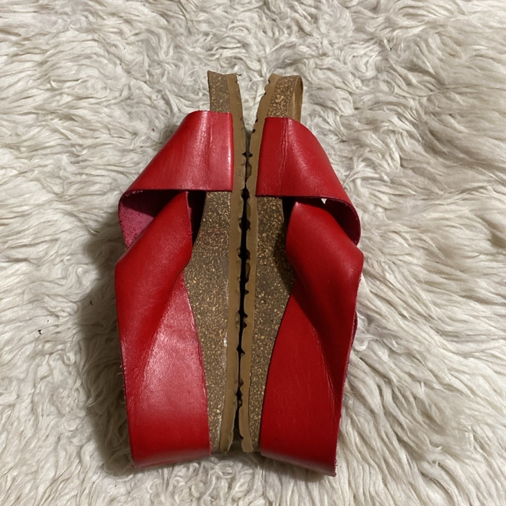 Yokono Candela Red Leather Criss Cross Cork‎ Wedge Slip on Sandals
WMs 9US 40EU - Picture 3 of 10